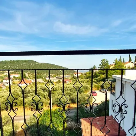 Seron Mountain House *